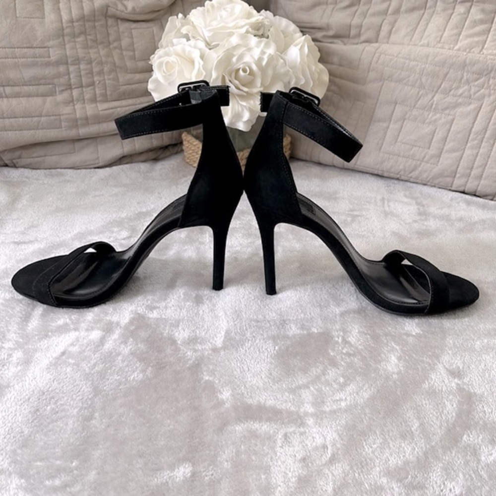 Black heels 8 - Picture 3 of 14